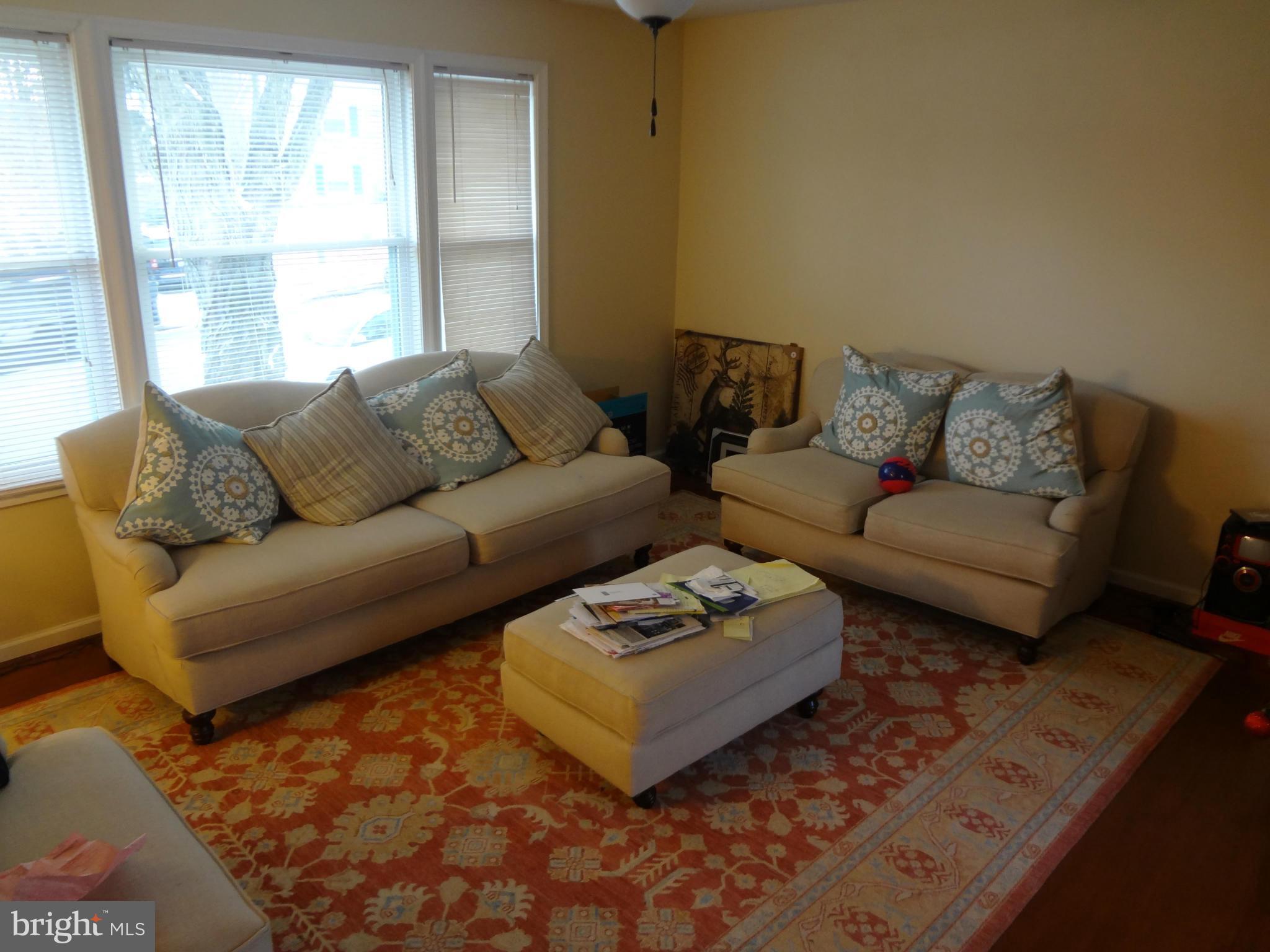 13634 Kingsman Road Woodbridge, VA 22193 - Photo 4 of 30 Family Room