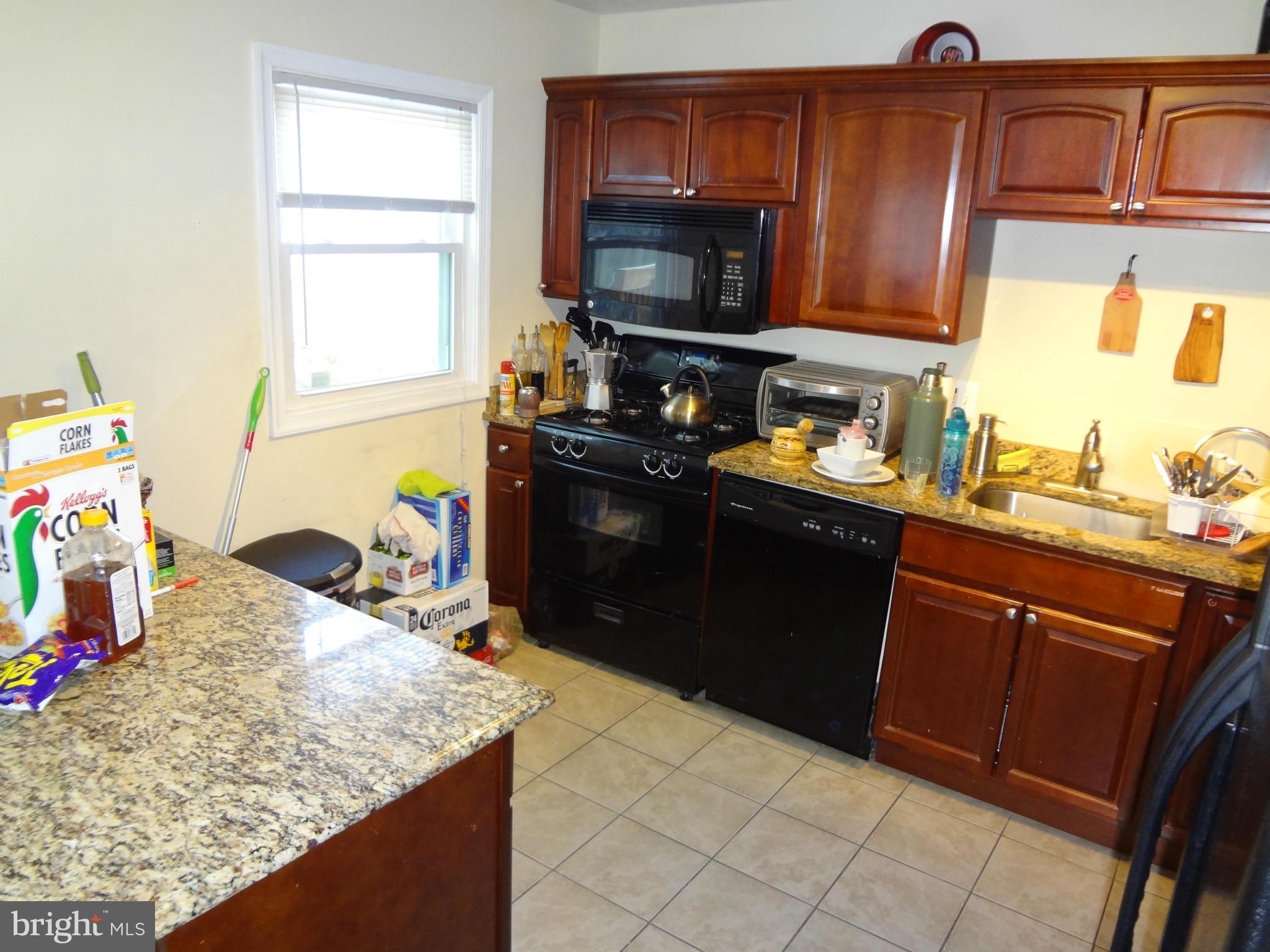 13634 Kingsman Road Woodbridge, VA 22193 - Photo 7 of 30 Kitchen