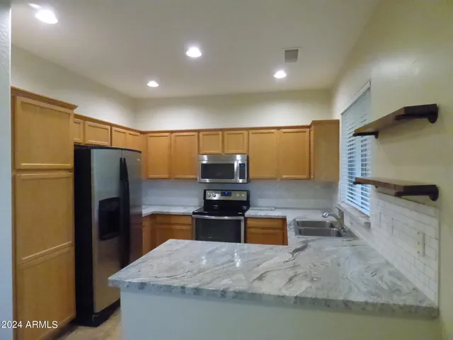 $1,895 | 18460 North 170th Lane, Surprise, AZ 85374