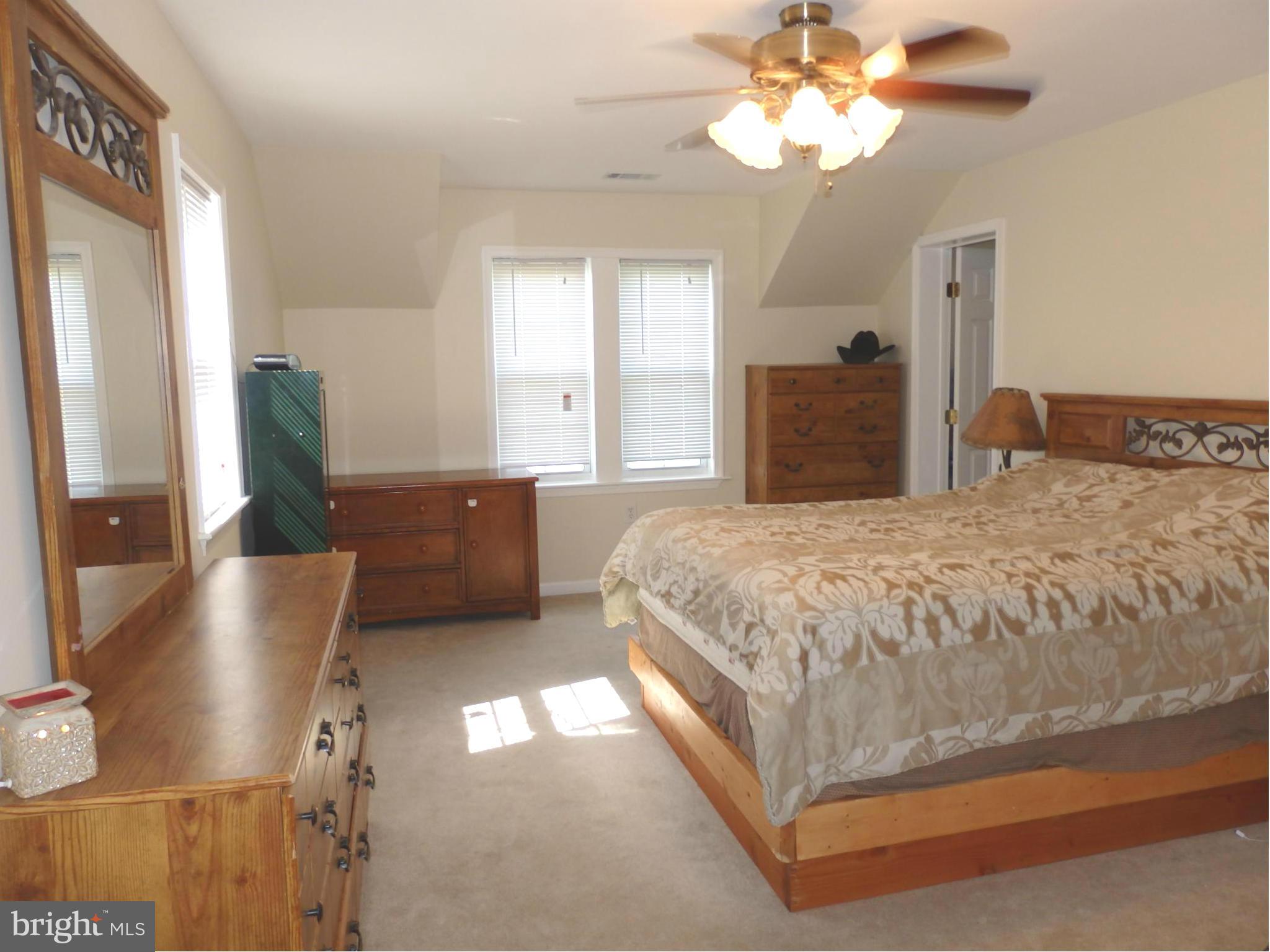 10529 White Hall Road Hagerstown, MD 21740 - Photo 13 of 29 Cross ventilation in master bedroom