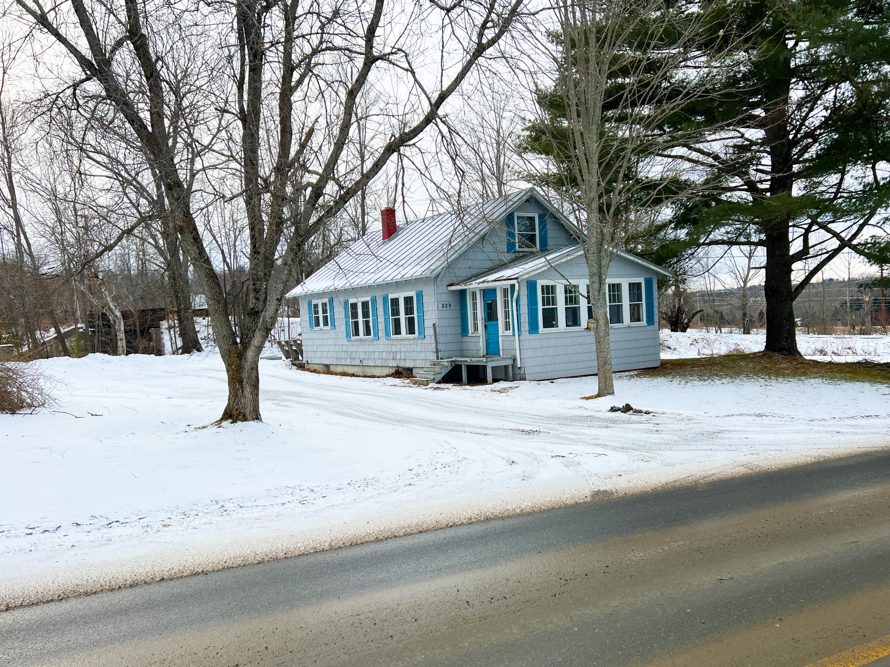 229 County Road Waterville, ME 04901 - Photo 1 of 23 Front View