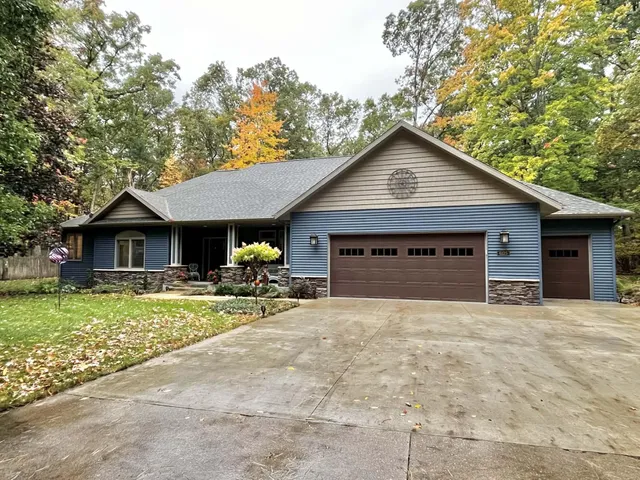$550,000 | 6125 Lakeshore, Montague, MI 49437