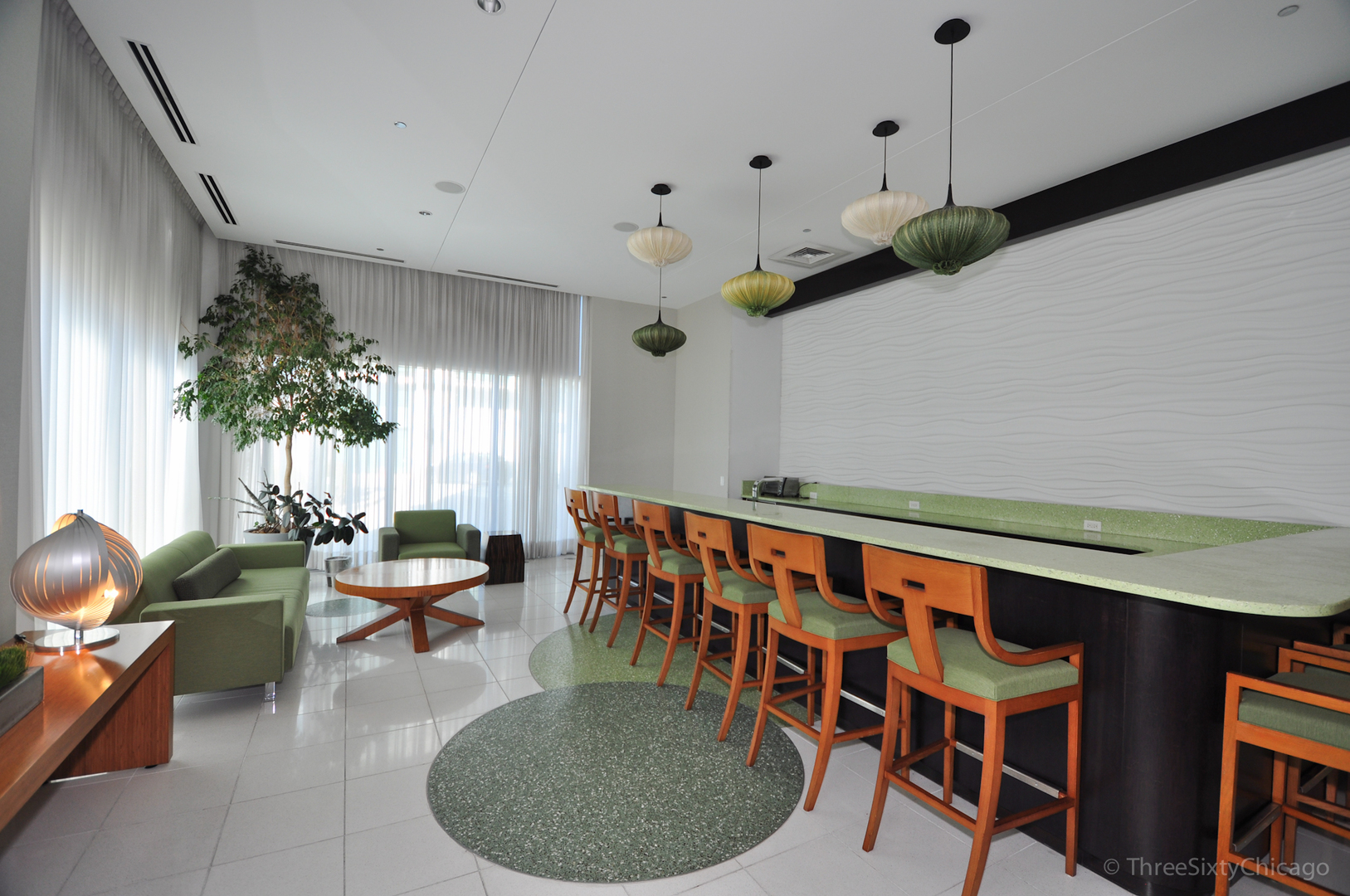 125 South Green Street, Unit 907A Chicago, IL 60607 - Photo 12 of 15 a dining room with furniture