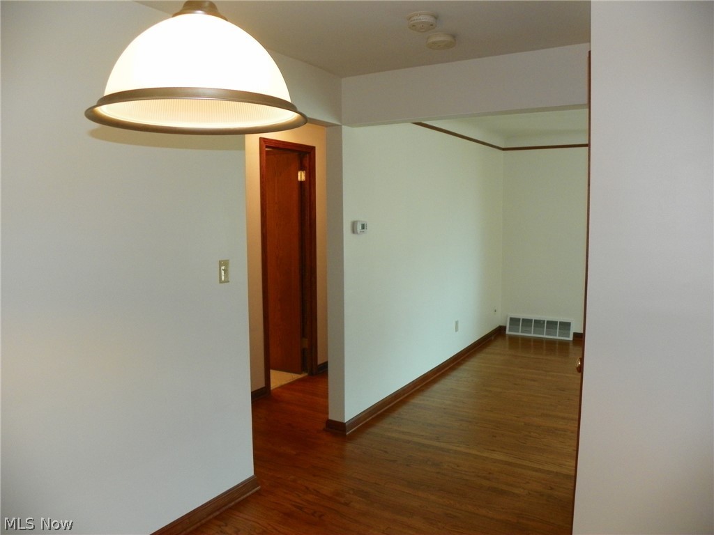 9328 Snow Road Cleveland, OH 44130 - Photo 8 of 19