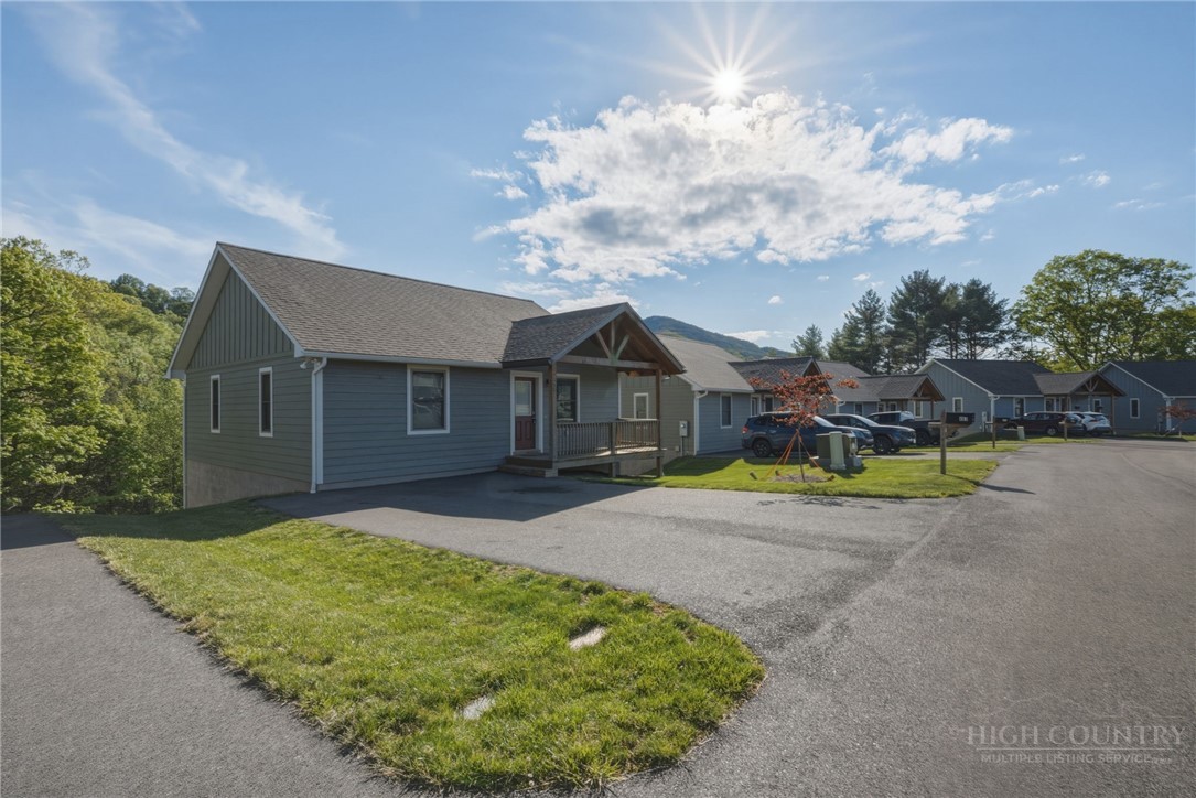 463 Townhomes Place, Unit 21 Boone, NC 28607 - Photo 9 of 28