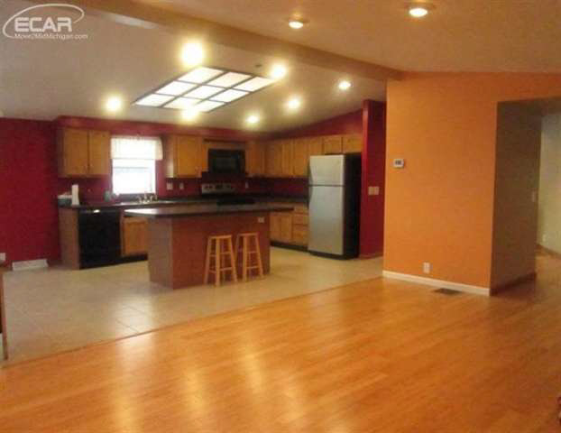 5293 Klam Road Columbiaville, MI 48421 - Photo 12 of 19 20423091-11.JPG