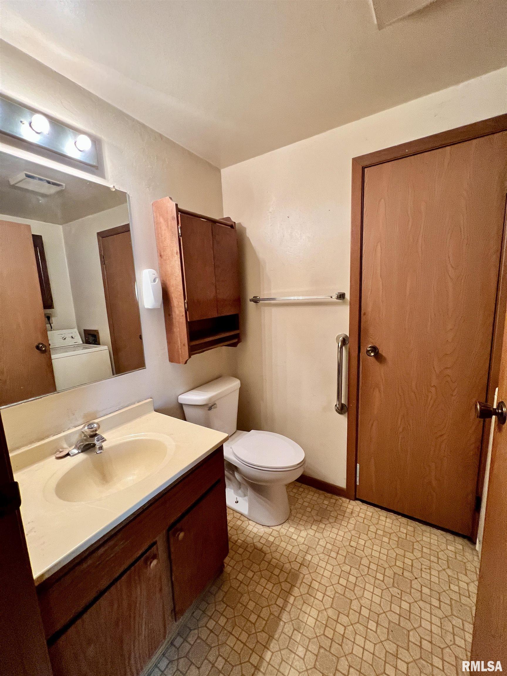 1908 Sampson Street Muscatine, IA 52761 - Photo 11 of 15 Gallery Image 11