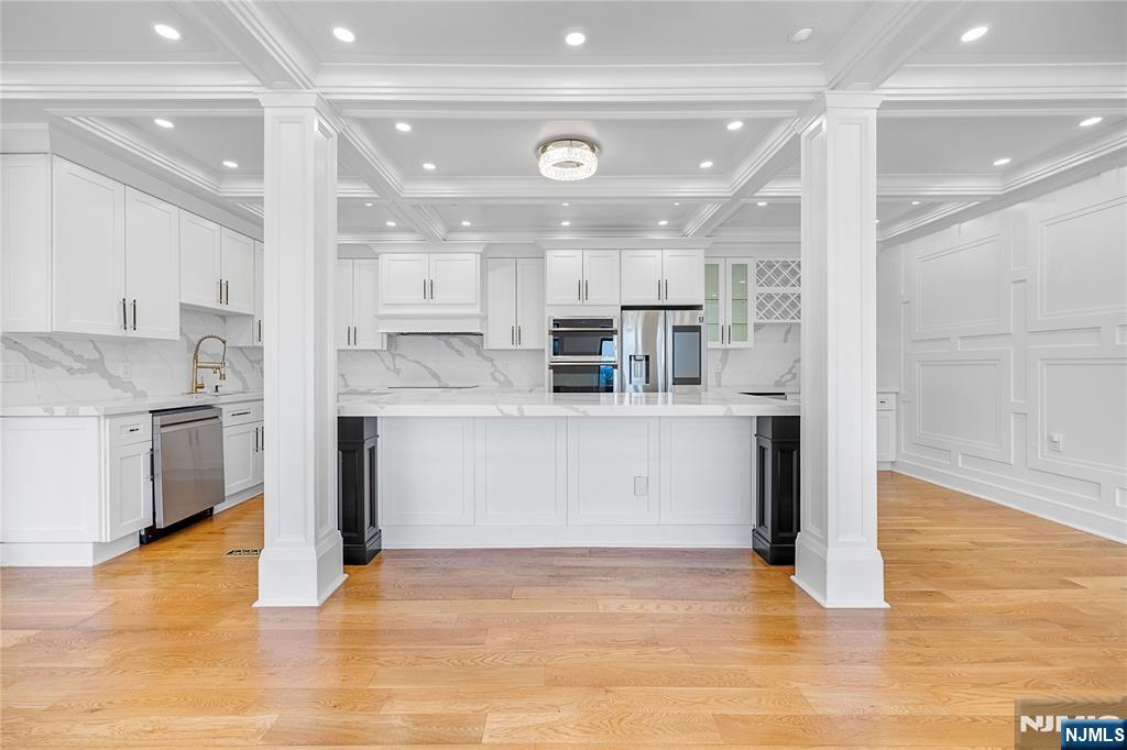 1080 River Road Edgewater, NJ 07020 - Photo 14 of 48
