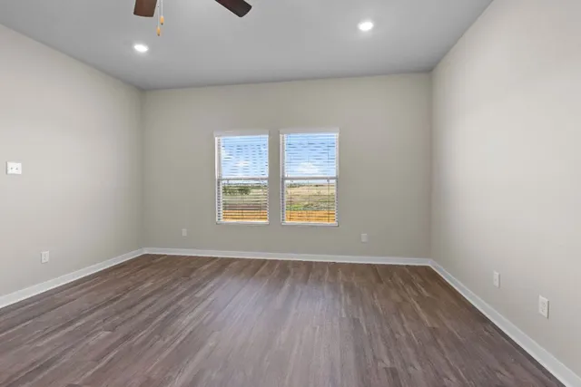 $350,390 | 200 Sleep Hollow, Jarrell, TX 76537