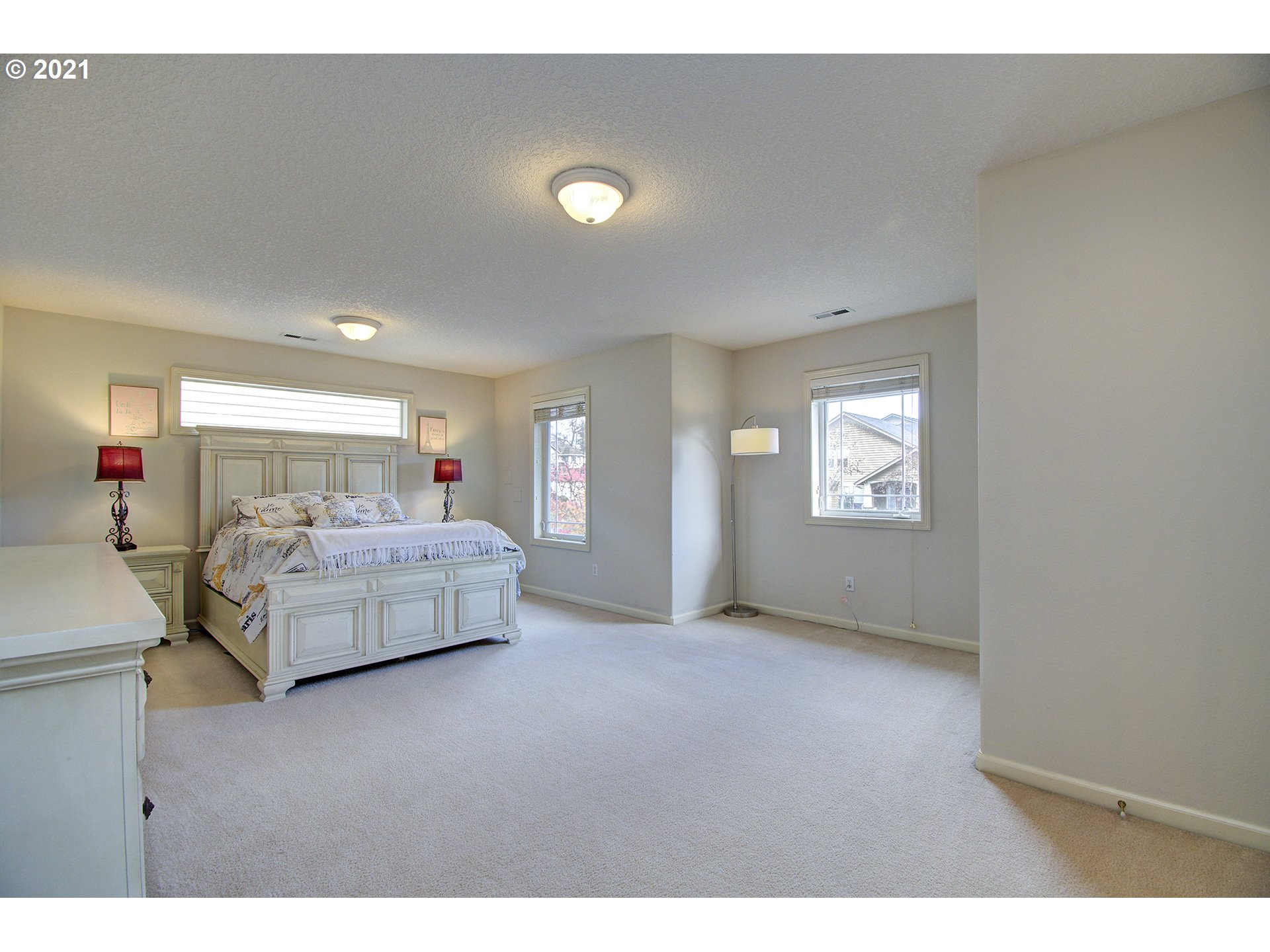 16010 Northeast 25th Avenue Ridgefield, WA 98642 - Photo 25 of 32 a living room with furniture and a window
