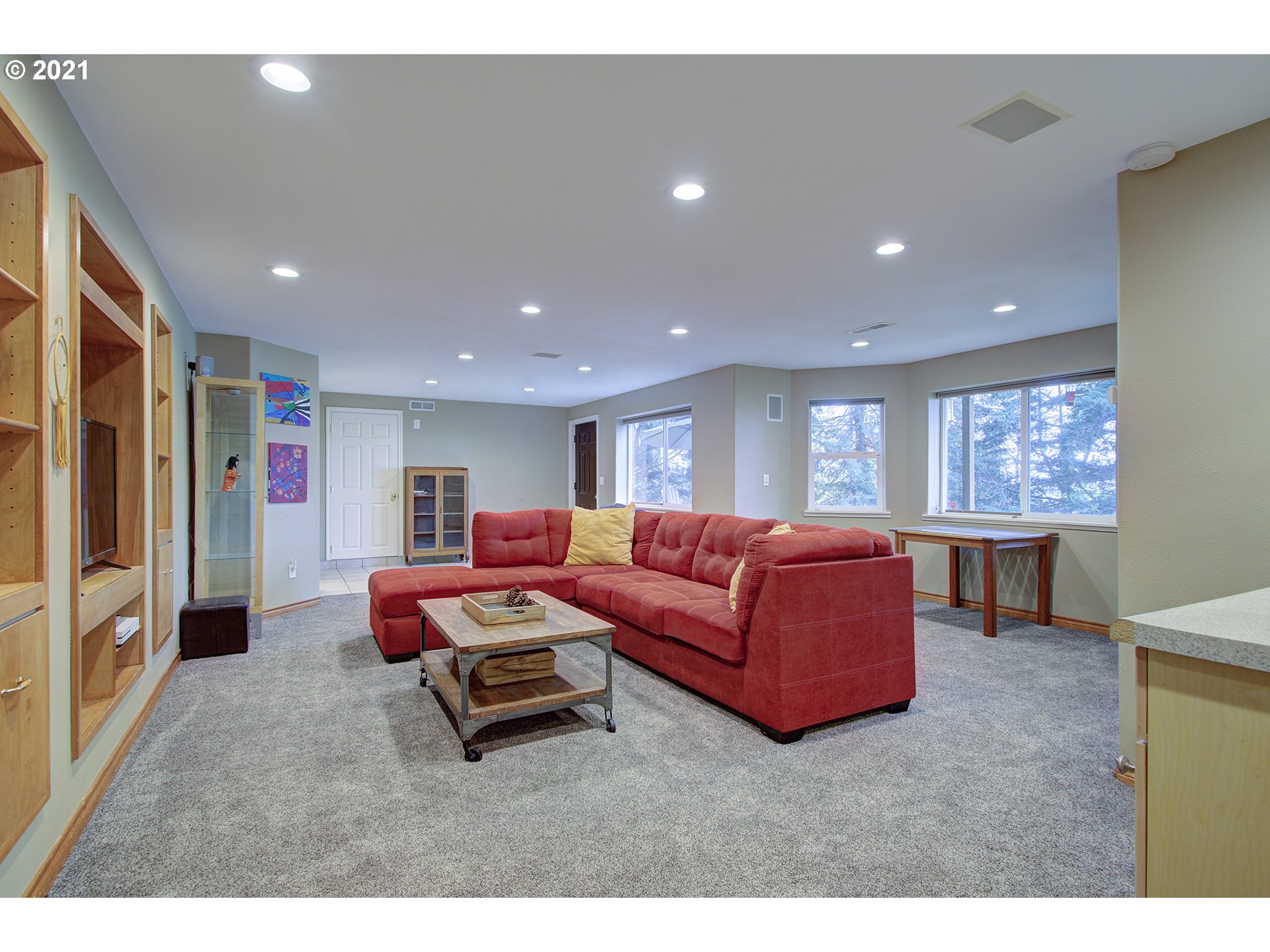 16010 Northeast 25th Avenue Ridgefield, WA 98642 - Photo 27 of 32 a living room with furniture and a pool table
