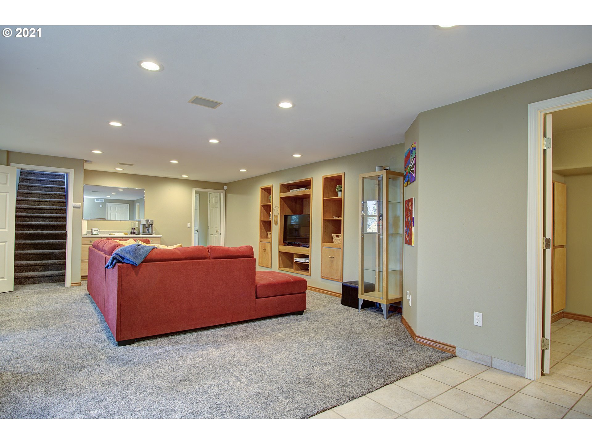 16010 Northeast 25th Avenue Ridgefield, WA 98642 - Photo 28 of 32 a living room with furniture and a window