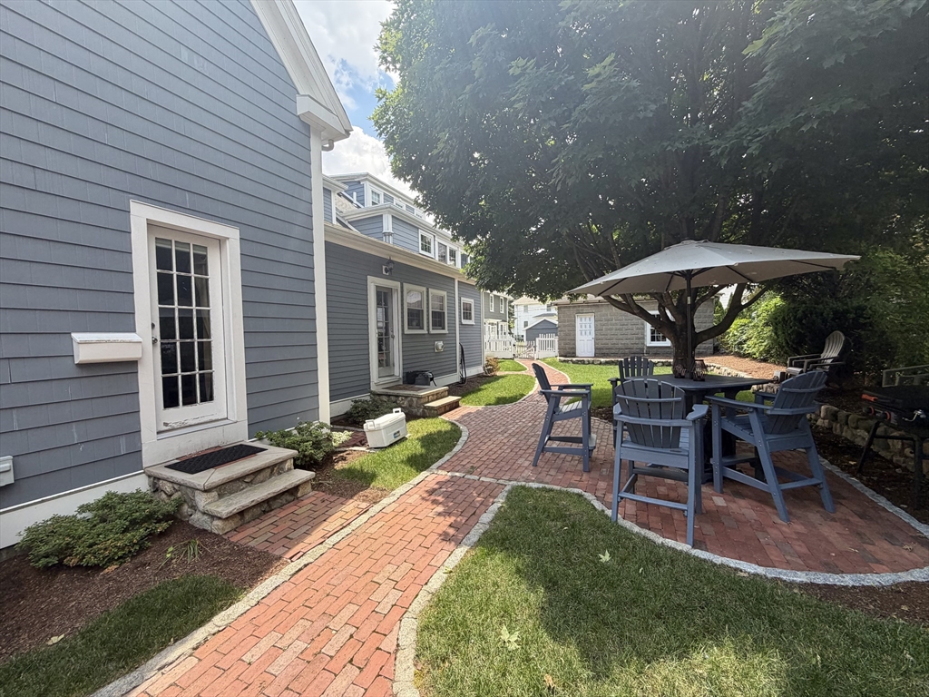 39 Highland Avenue, Unit R Arlington, MA 02476 - Photo 2 of 15