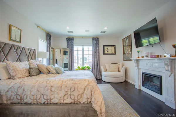 $2,198,000 | 165 West Walnut Street, Long Beach, NY 11561