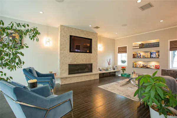 $2,198,000 | 165 West Walnut Street, Long Beach, NY 11561