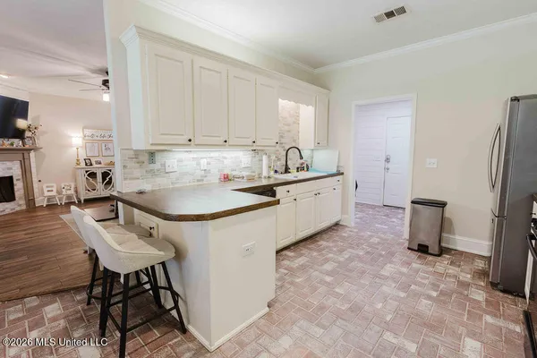 $275,000 | 2000 Stonehendge Drive, Brandon, MS 39042