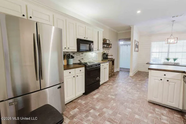 $275,000 | 2000 Stonehendge Drive, Brandon, MS 39042