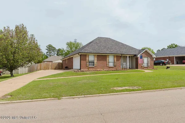 $275,000 | 2000 Stonehendge Drive, Brandon, MS 39042
