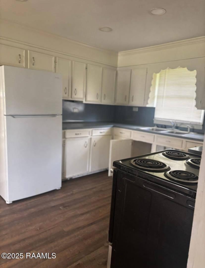 501 Ave B Broussard, LA 70518 - Photo 3 of 10 501 Ave B kitchen