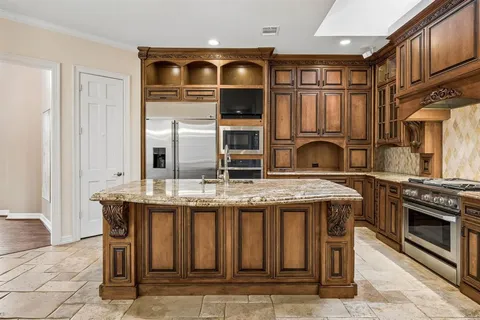 $1,050,000 | 5604 Bent Creek Trail, Dallas, TX 75252