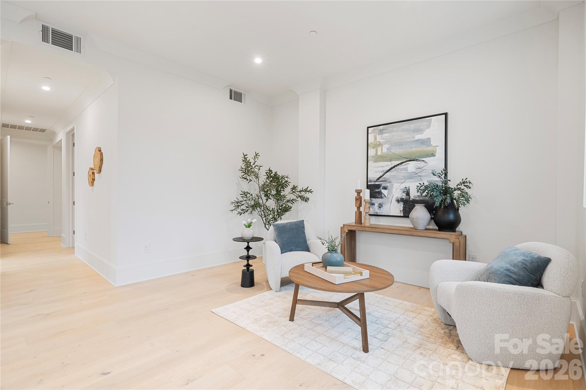 409 Queens Road, Unit 503 Charlotte, NC 28207 - Photo 17 of 30 Gallery Image 17