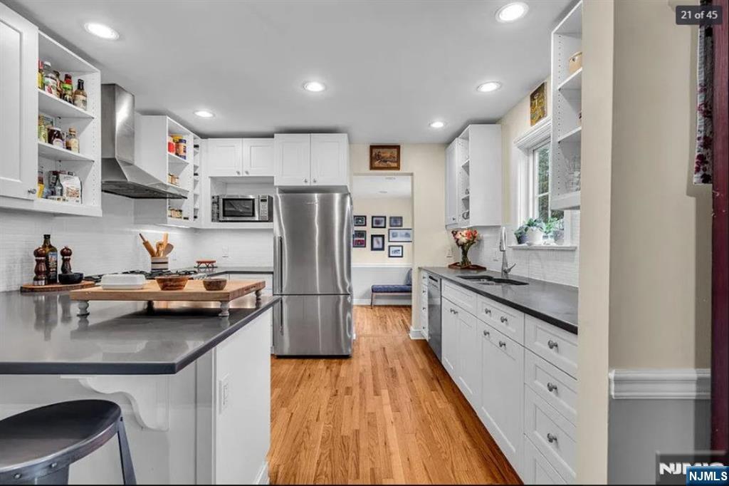 709 Albert Place Ridgewood, NJ 07450 - Photo 12 of 17 Gallery Image 12