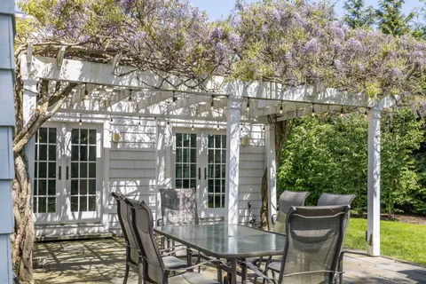 $11,495,000 | 57 Lee Avenue, East Hampton, NY 11937