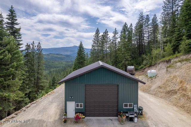 $535,000 | 155 Hammer Lane, Kingston, ID 83839