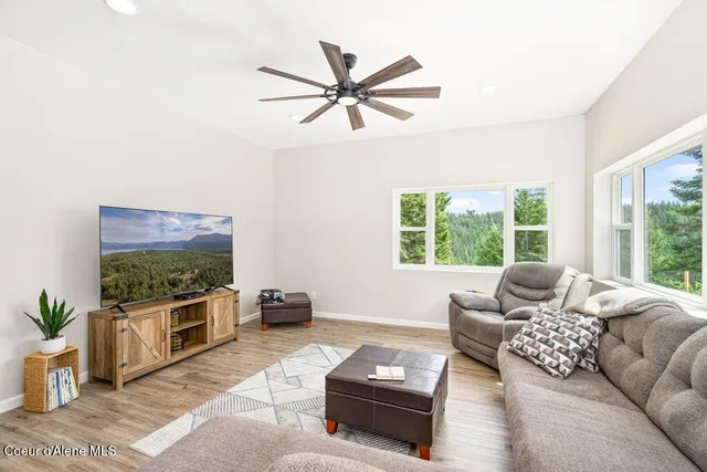 $535,000 | 155 Hammer Lane, Kingston, ID 83839