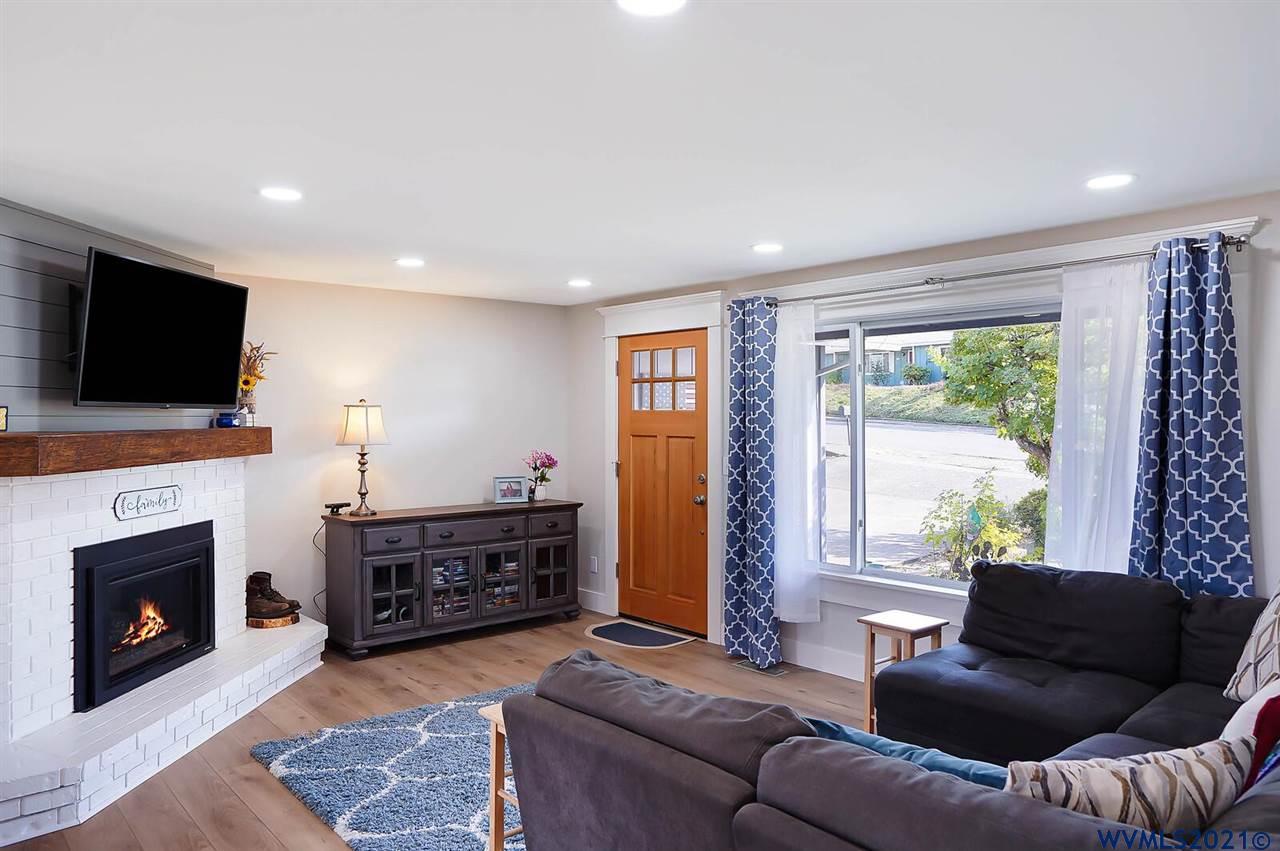 123 Northeast Crest Street Sublimity, OR 97385 - Photo 5 of 39 Gallery Image 5
