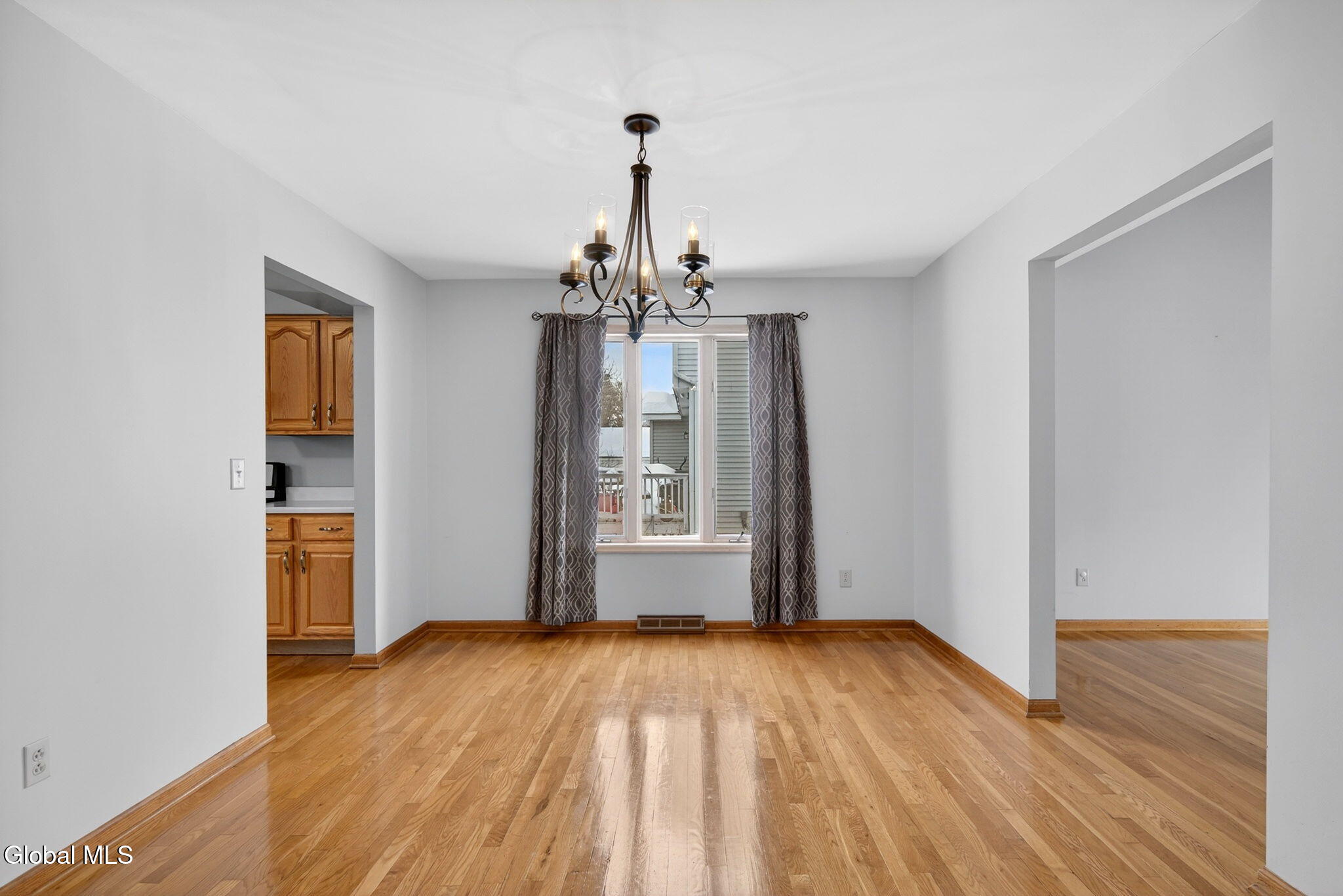 1005 New Scotland Road Albany, NY 12208 - Photo 7 of 50 Interior 06