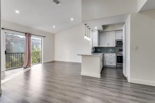 $340,000 | 330 Las Colinas Boulevard East, Unit 466, Irving, TX 75039