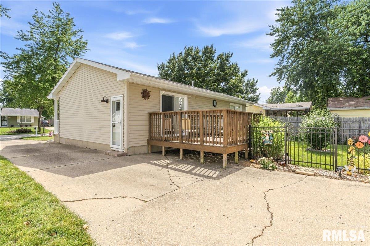2913 Selkirk Road Springfield, IL 62702 - Photo 36 of 40