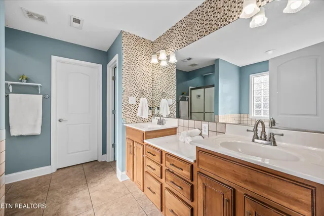 $575,000 | 4424 Platinum Drive, Knoxville, TN 37938