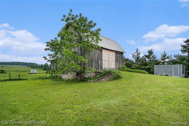 8198 Horton Bay Road Petoskey, MI 49770 - Photo 31 of 43