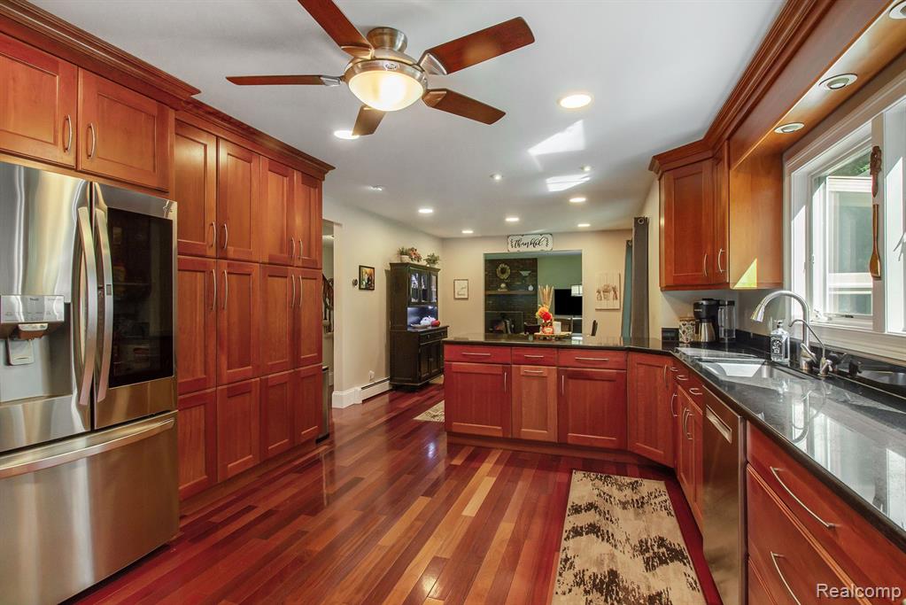 13610 Holtforth Road Fenton, MI 48430 - Photo 4 of 31
