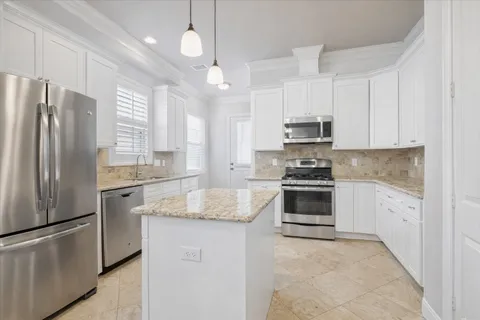 $359,900 | 11002 Upland Forest Drive, Houston, TX 77043