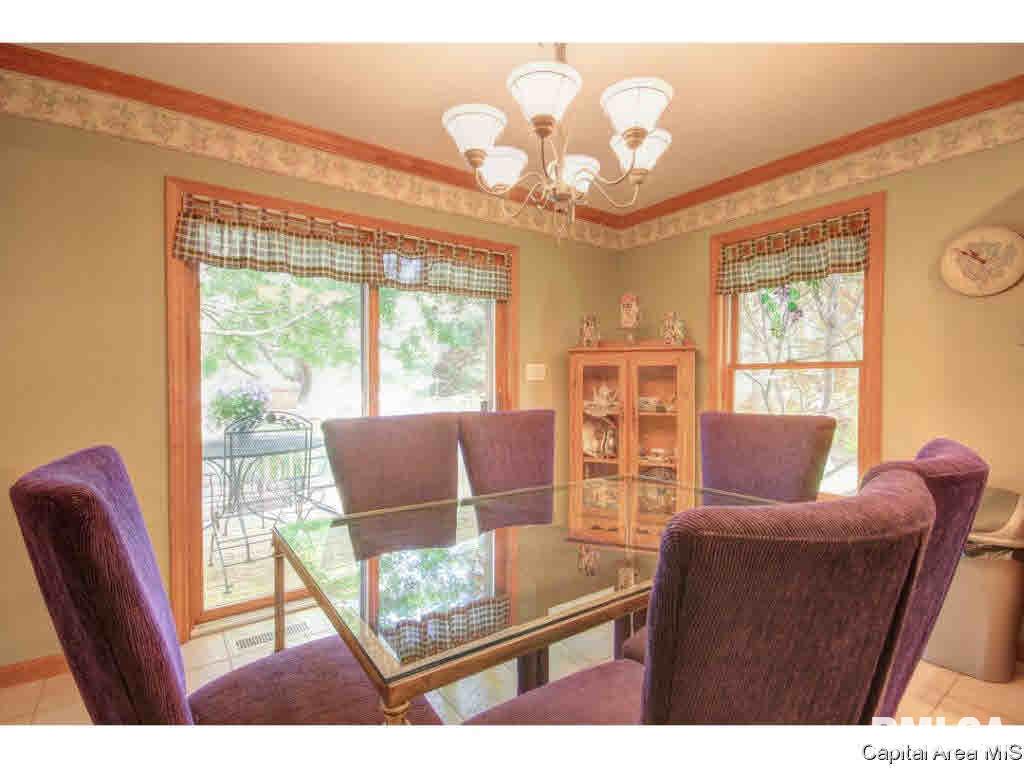 4447 Foxbury Lane Springfield, IL 62711 - Photo 11 of 33