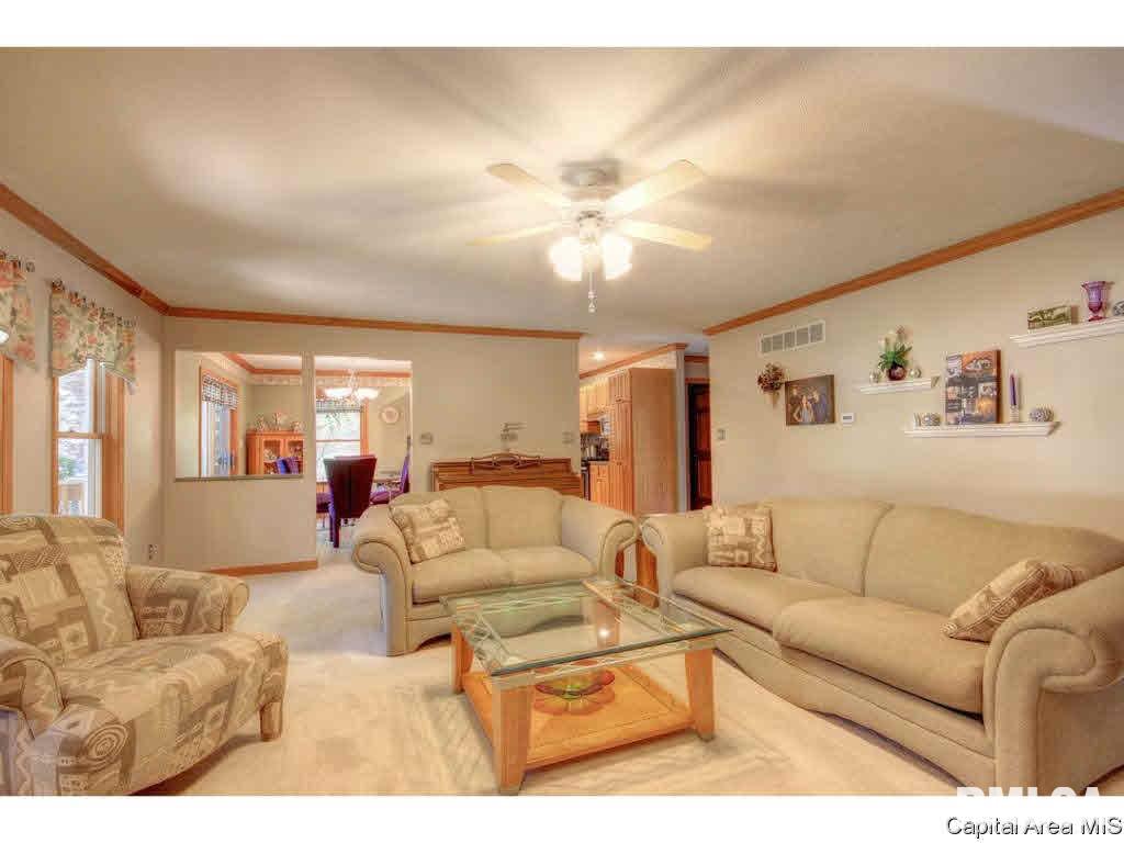 4447 Foxbury Lane Springfield, IL 62711 - Photo 5 of 33