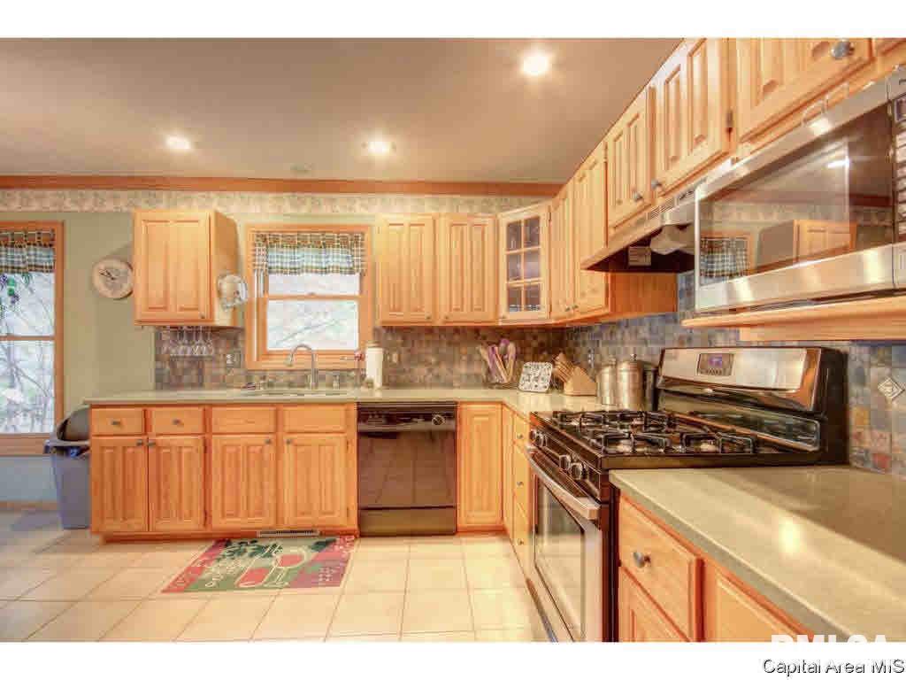 4447 Foxbury Lane Springfield, IL 62711 - Photo 6 of 33