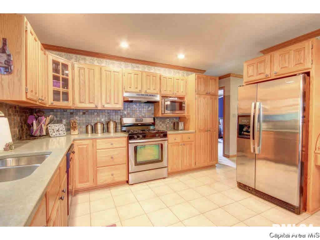 4447 Foxbury Lane Springfield, IL 62711 - Photo 8 of 33