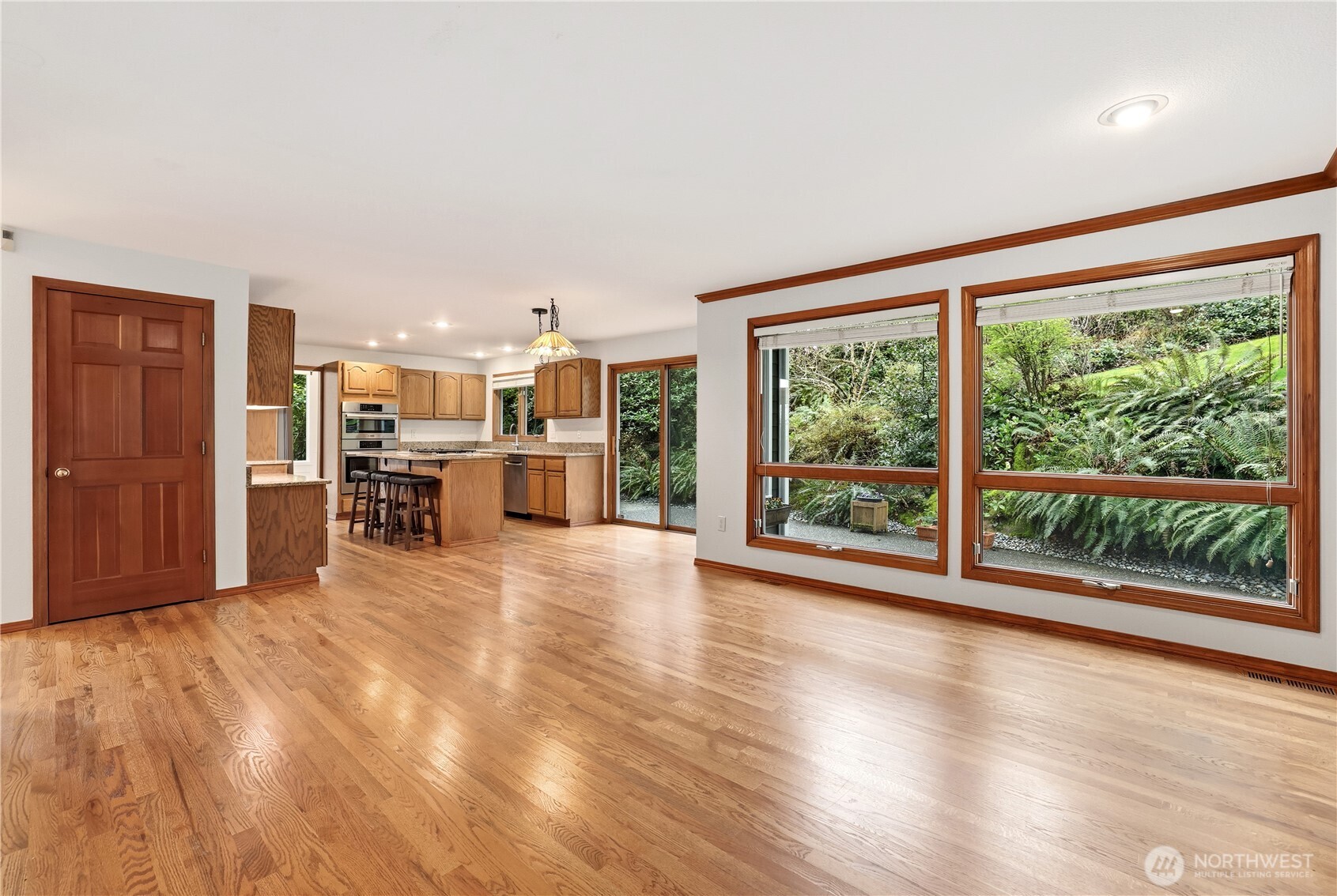 18605 Southeast 174th Way Renton, WA 98058 - Photo 13 of 40