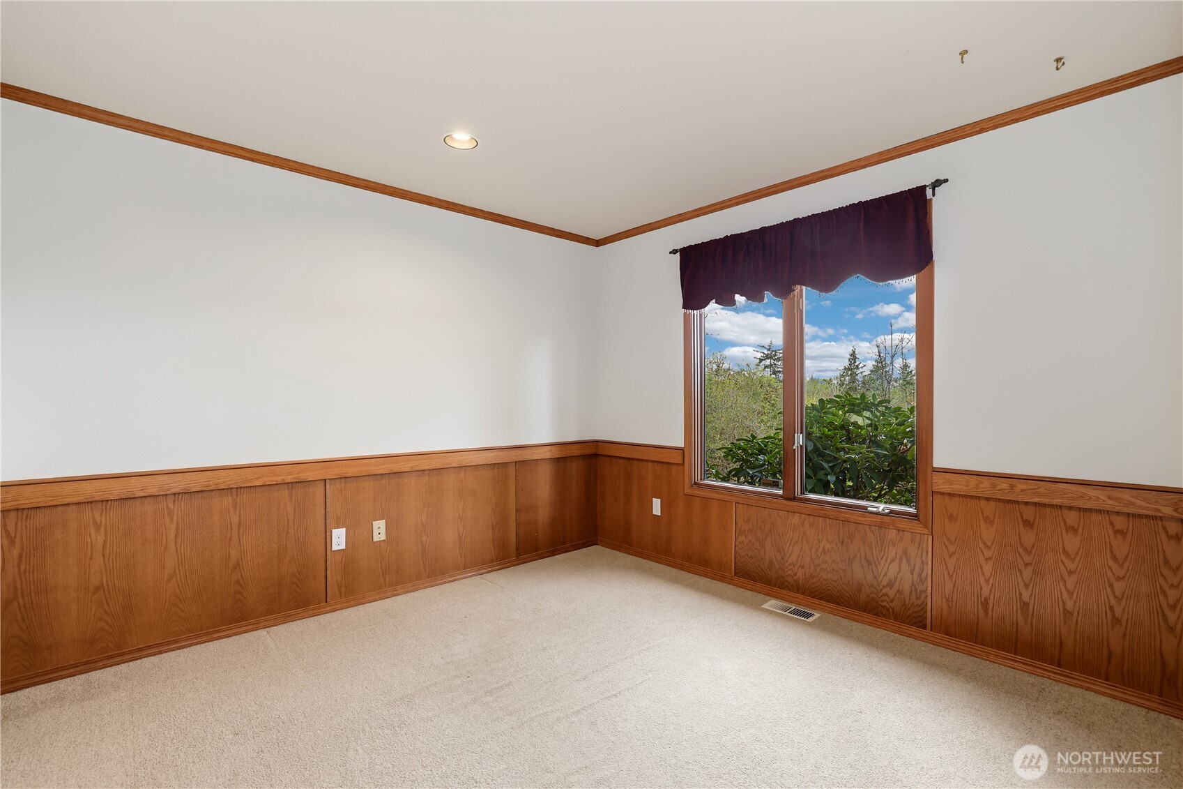 18605 Southeast 174th Way Renton, WA 98058 - Photo 14 of 40