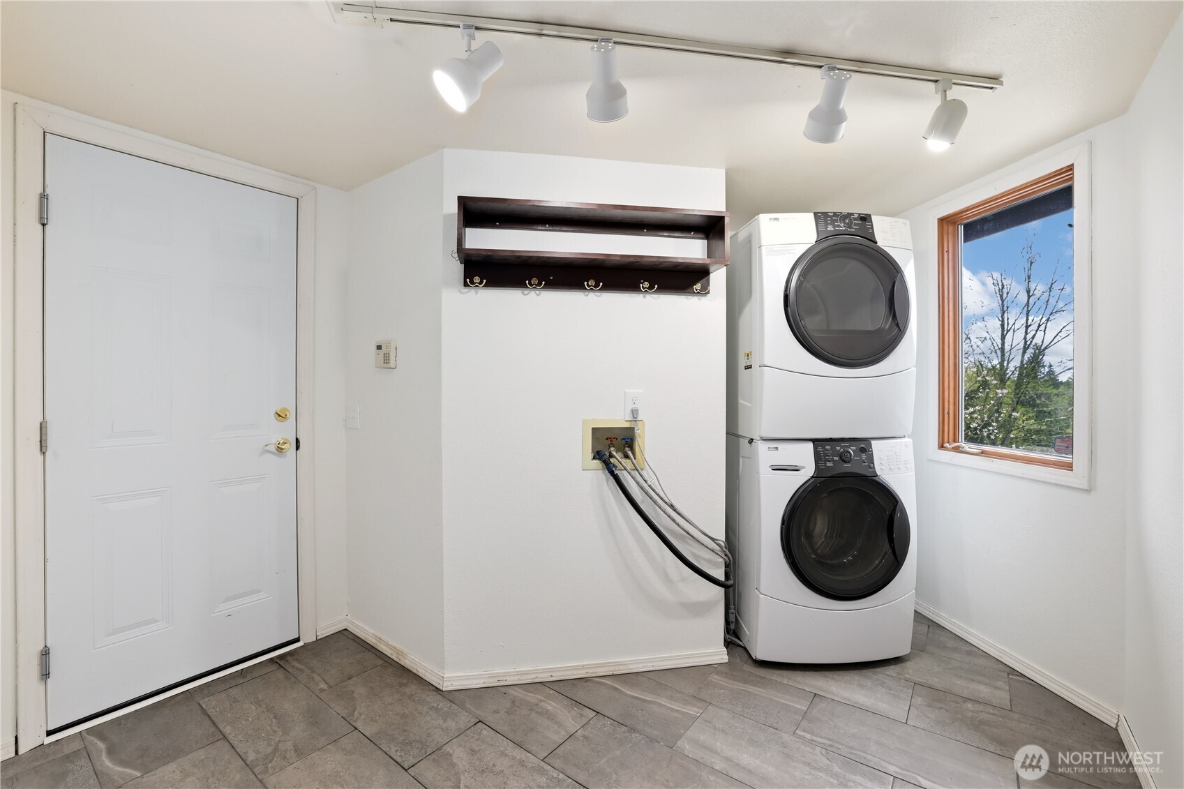 18605 Southeast 174th Way Renton, WA 98058 - Photo 17 of 40