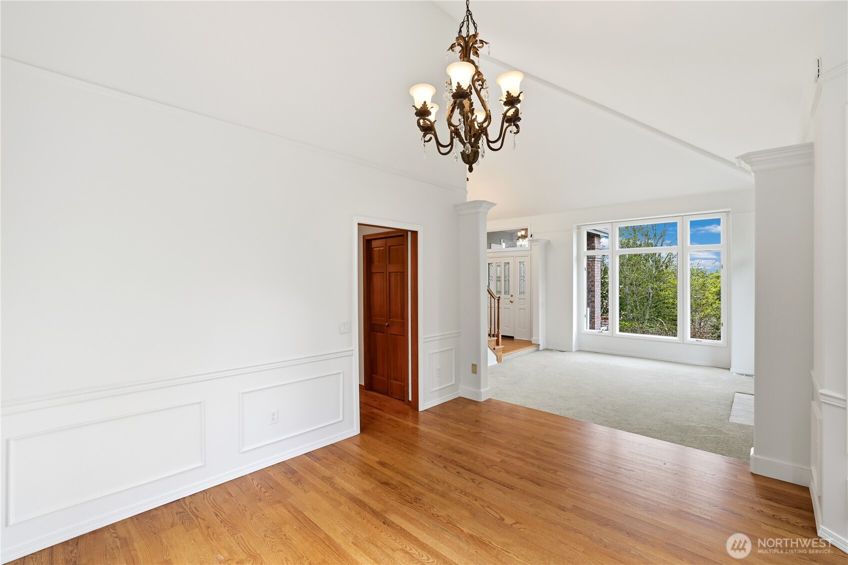 18605 Southeast 174th Way Renton, WA 98058 - Photo 6 of 40