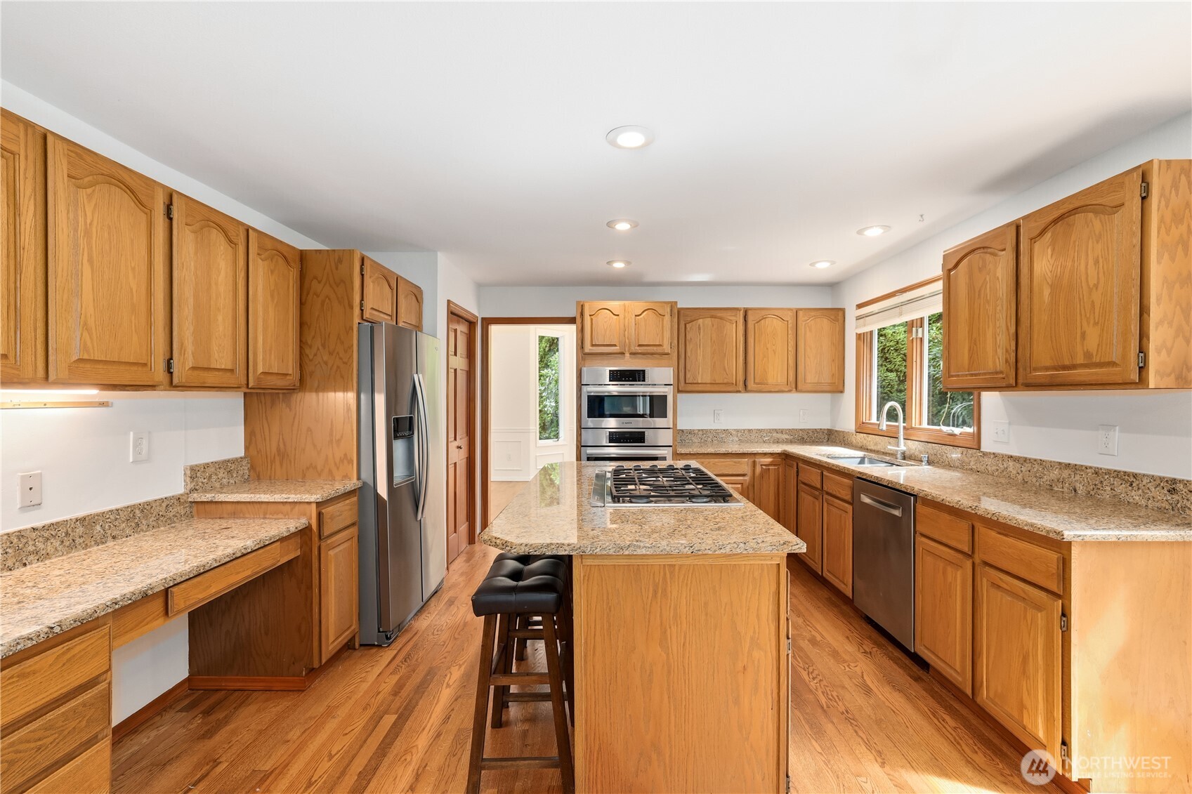 18605 Southeast 174th Way Renton, WA 98058 - Photo 8 of 40