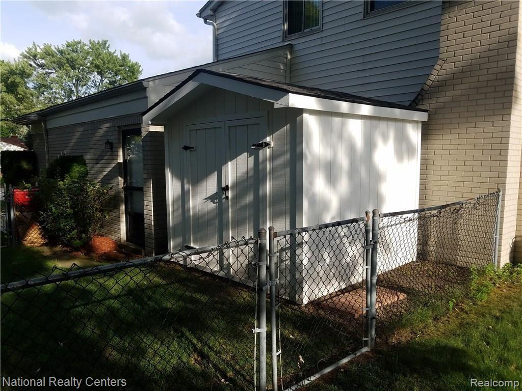 27045 Harvard Road Southfield, MI 48076 - Photo 60 of 66