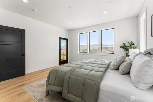 $945,000 | 982 Spring Mountain Drive, Wenatchee, WA 98801