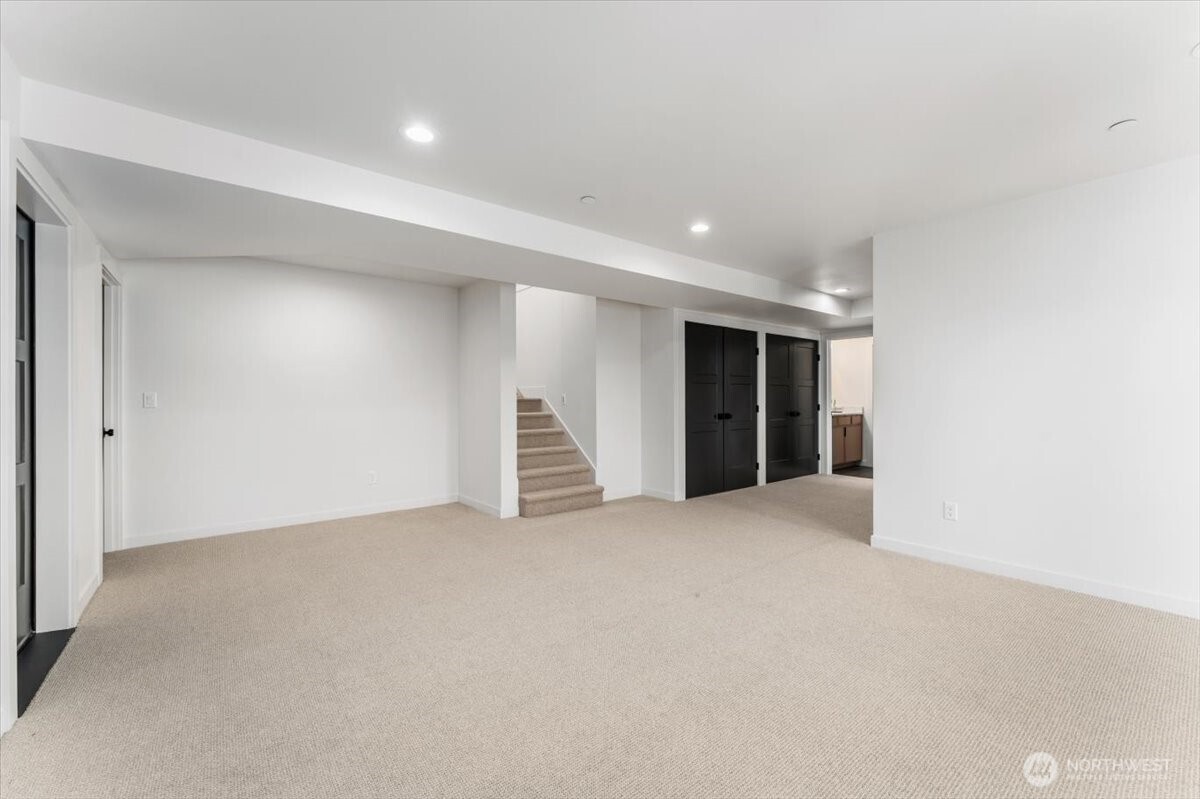 982 Spring Mountain Drive Wenatchee, WA 98801 - Photo 27 of 36 wooden floor in an empty room with a window