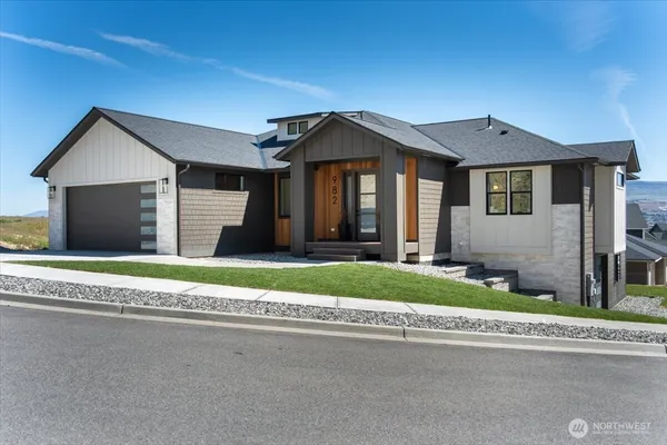 $945,000 | 982 Spring Mountain Drive, Wenatchee, WA 98801